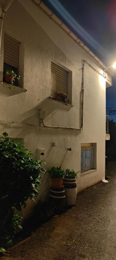 מונפורט דה למוס Casita Junto Al Rio En Un Entorno Natural מראה חיצוני תמונה
