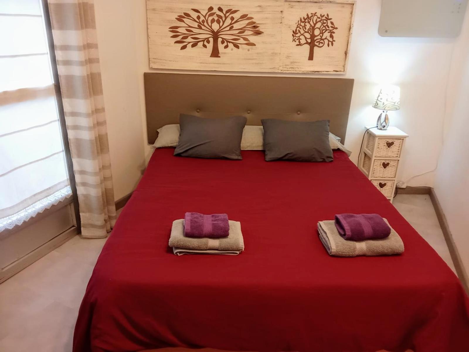 מונפורט דה למוס Casita Junto Al Rio En Un Entorno Natural מראה חיצוני תמונה